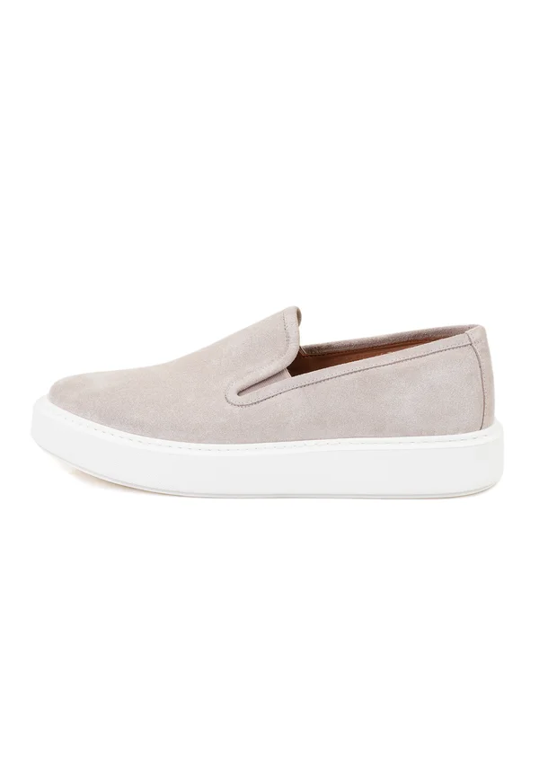 Trainers - beige