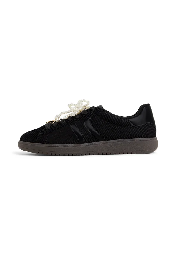 Trainers - black black