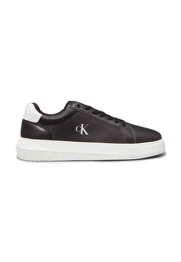 Trainers - black bright white