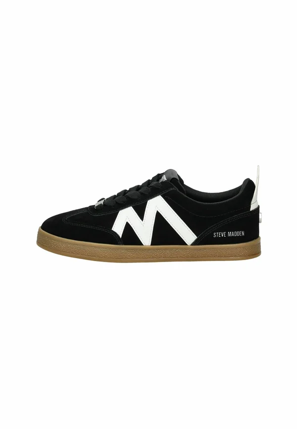 Trainers - black suede