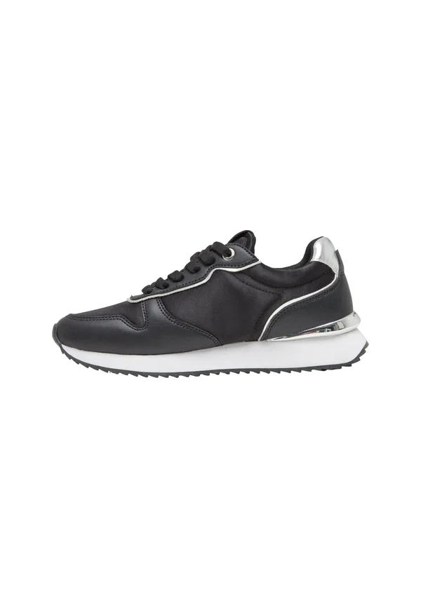 Trainers - black white