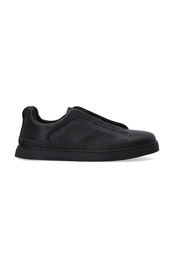 Trainers - black