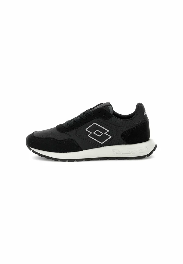 Trainers - black