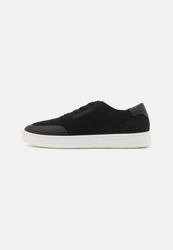 Trainers - black