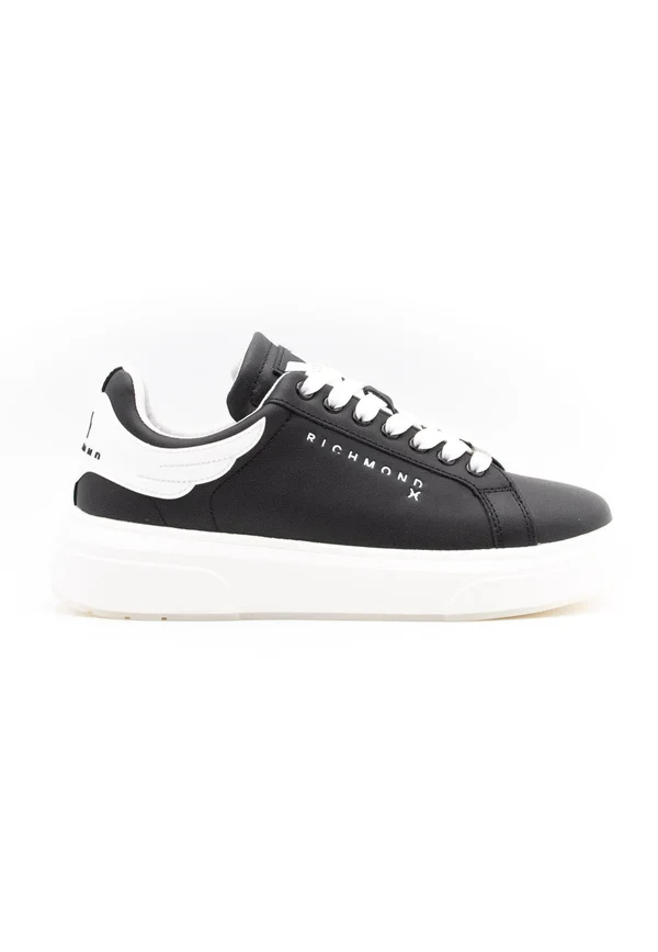 Trainers - black