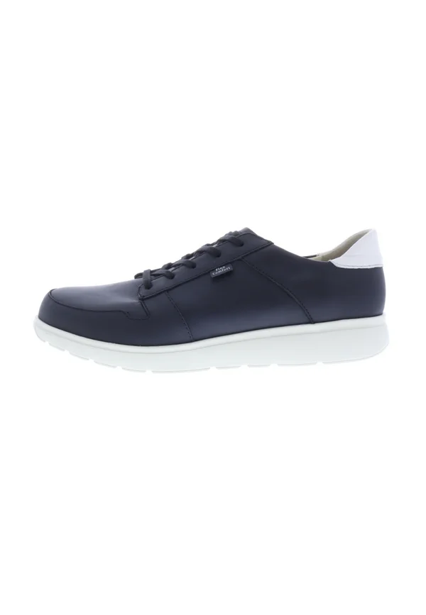 Trainers - black