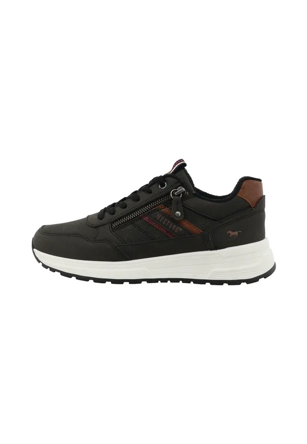 Trainers - black