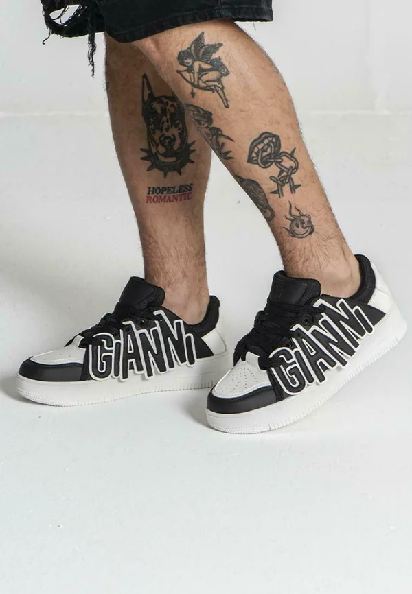 Trainers - black