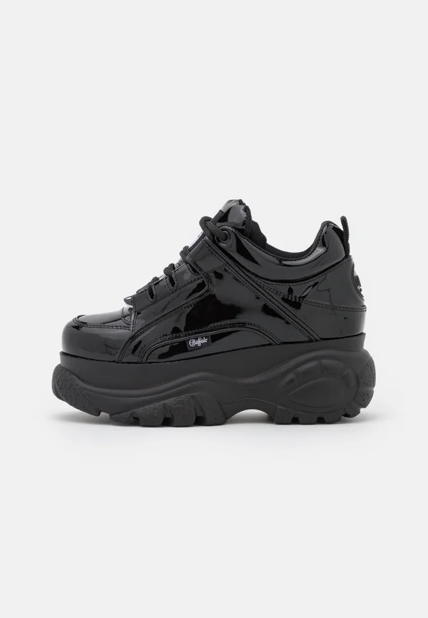 Trainers - black
