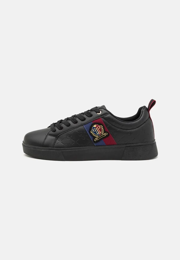Trainers - black