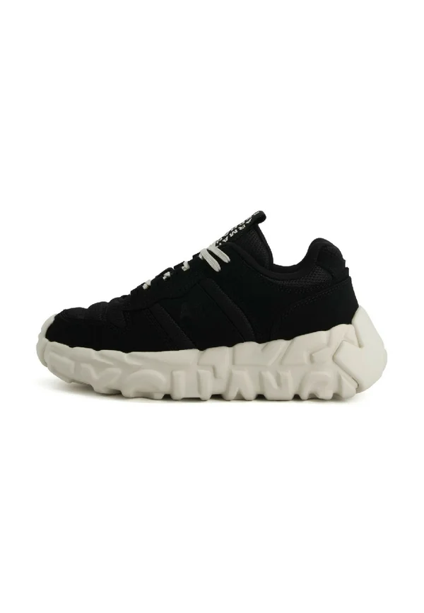 Trainers - black