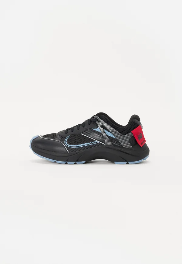 Trainers - black