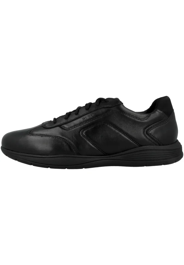 Trainers - black
