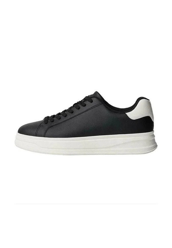 Trainers - black