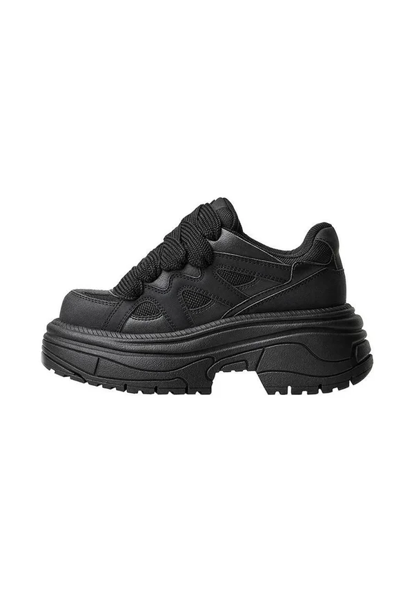 Trainers - black