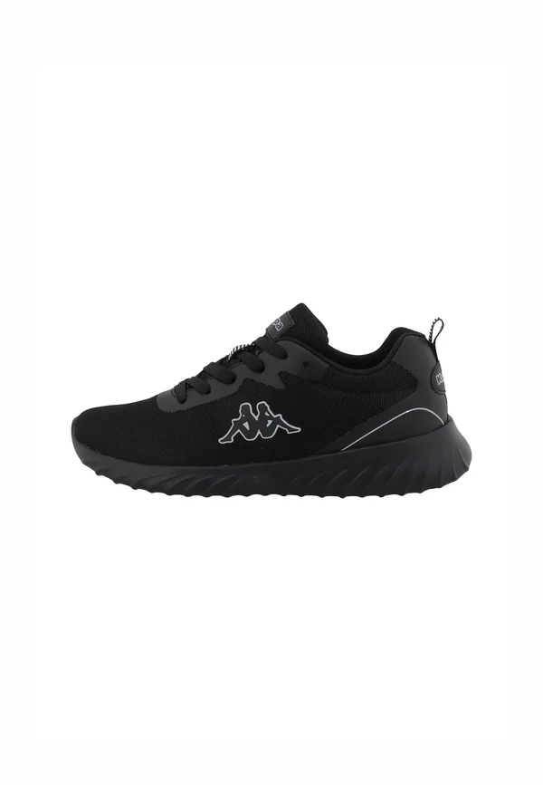 Trainers - black