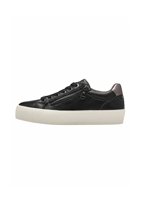 Trainers - black