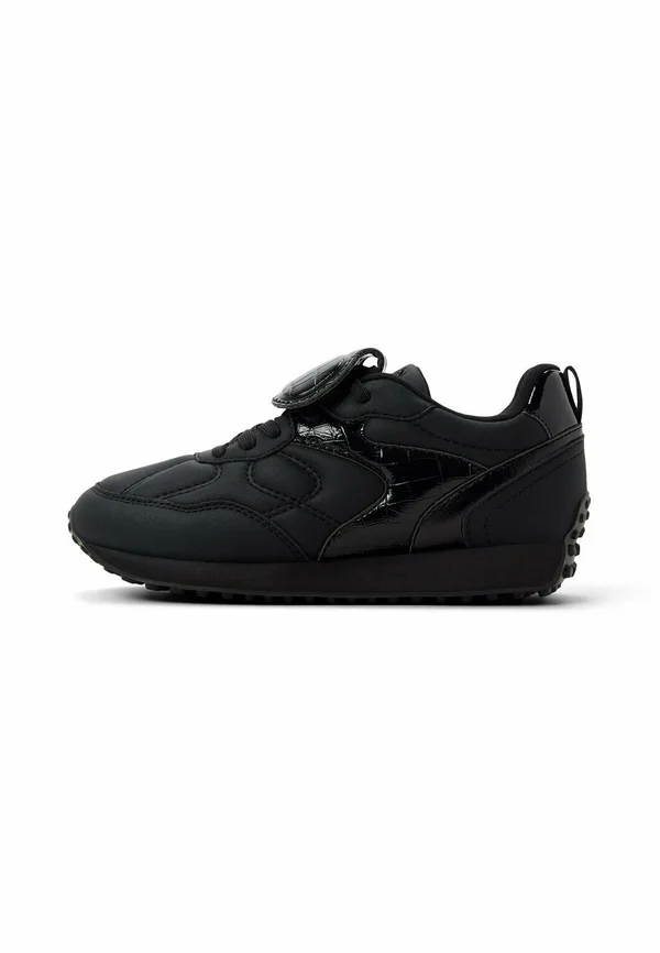 Trainers - black