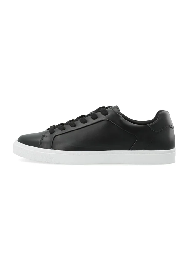 Trainers - black
