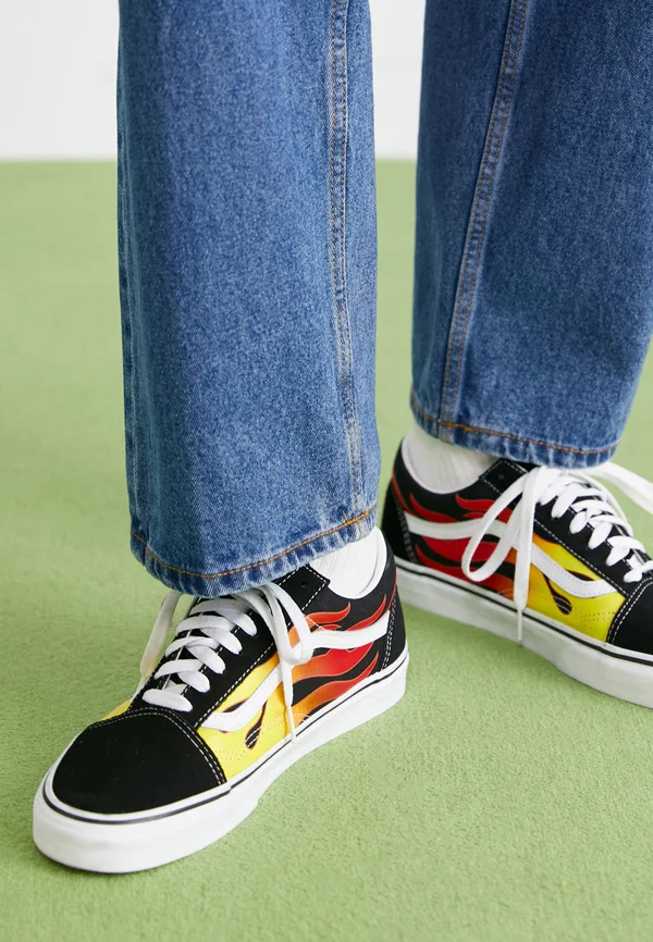 Trainers - black/true white