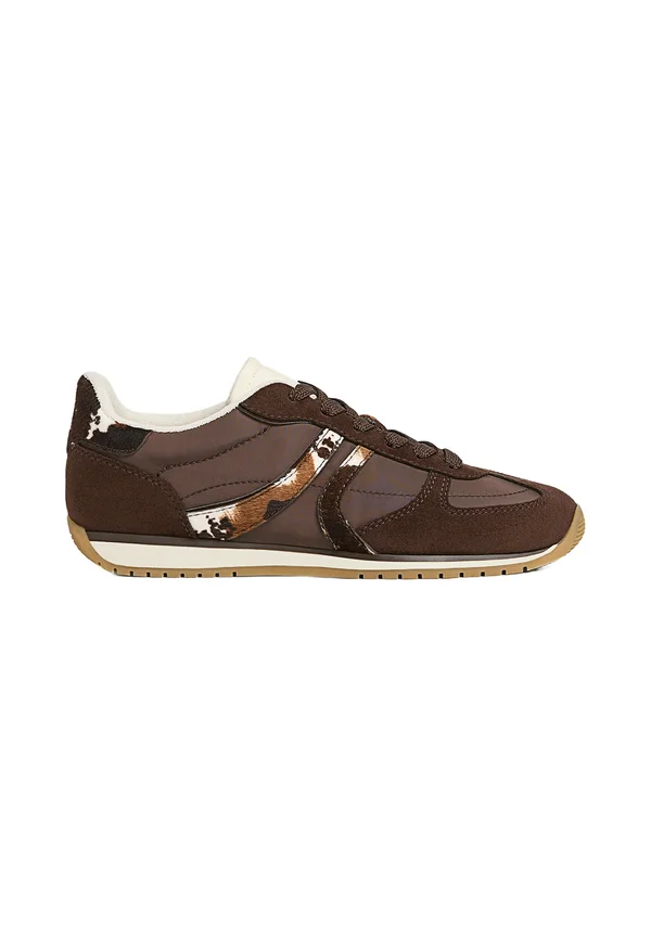 Trainers - brown