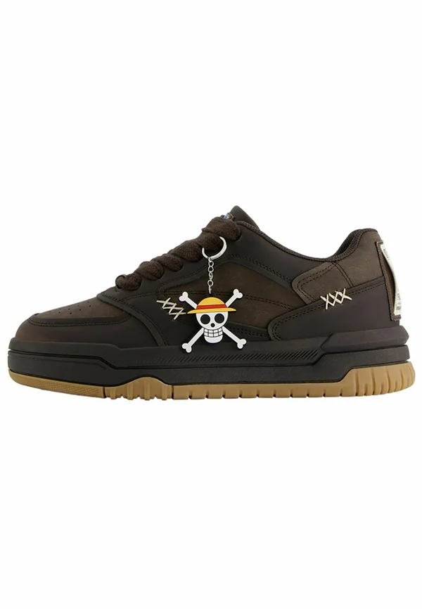 Trainers - brown
