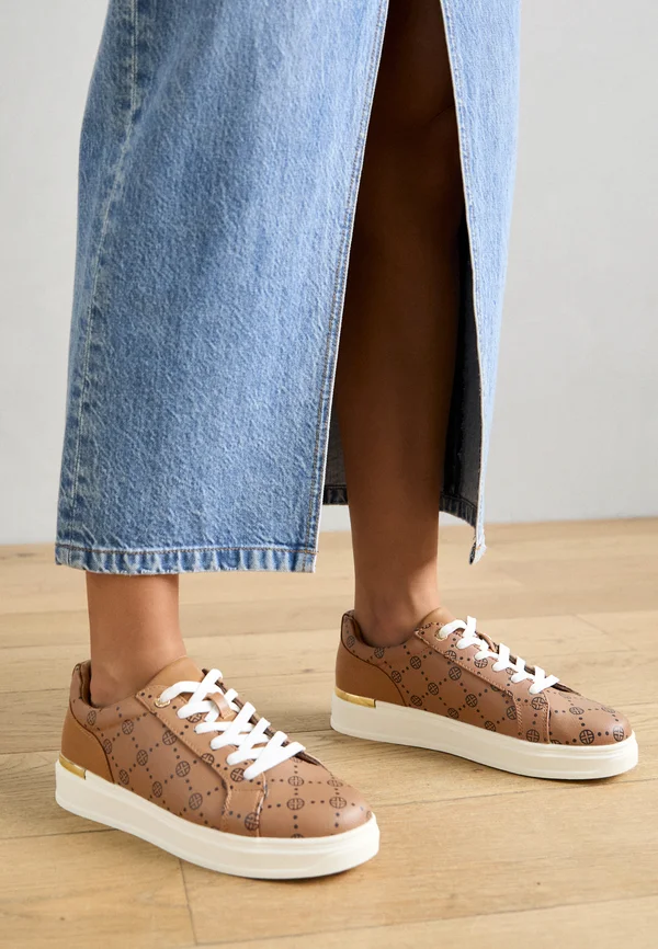 Trainers - cognac