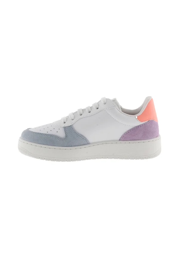 Trainers - coral