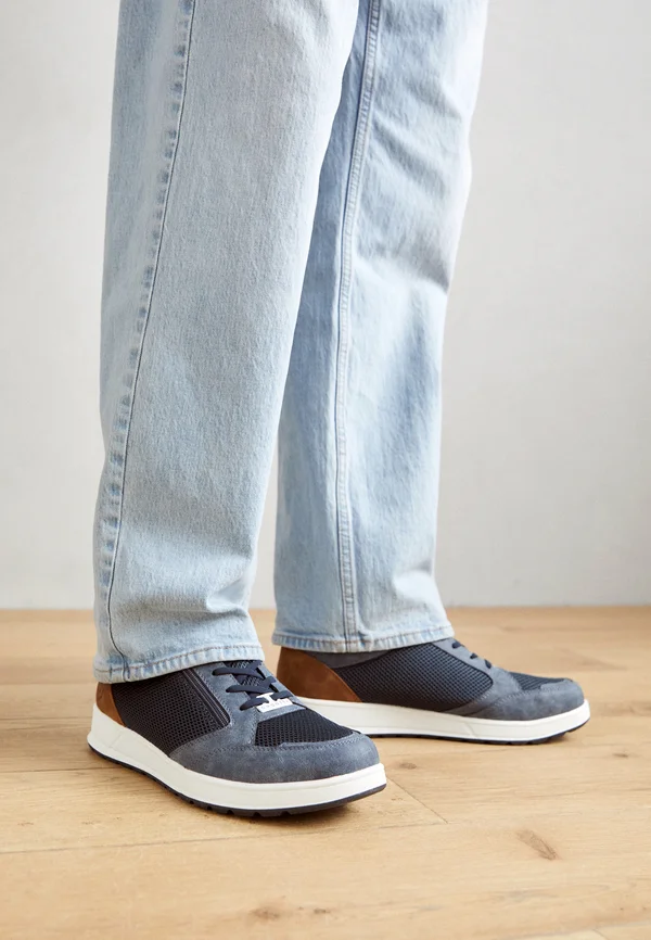 Trainers - dark blue