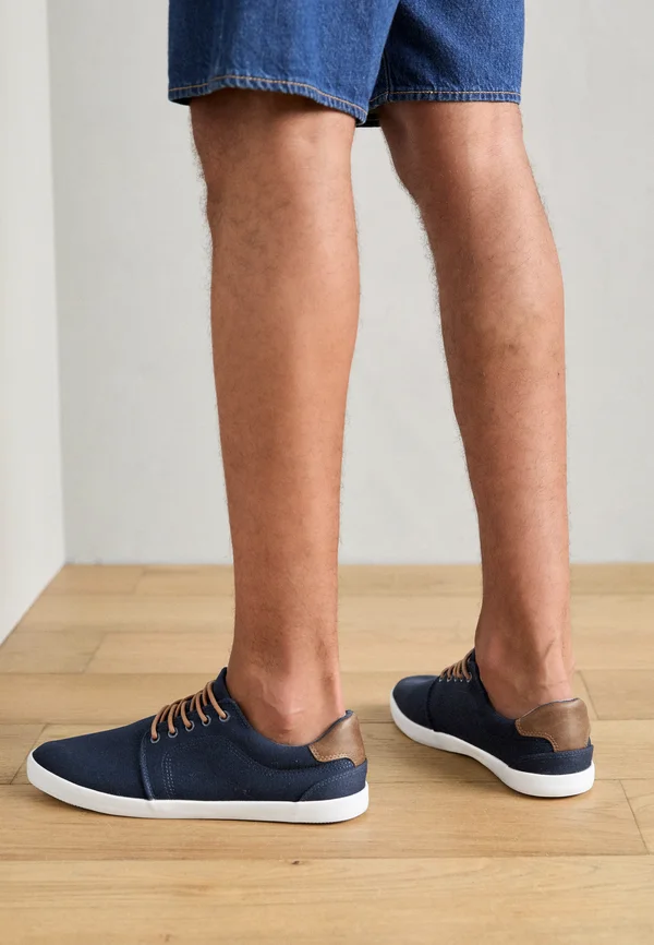 Trainers - dark blue