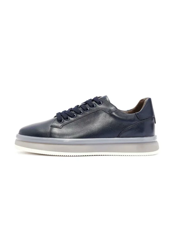 Trainers - dark blue