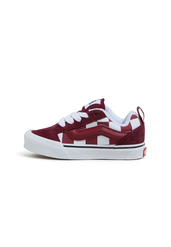 Trainers - dark red
