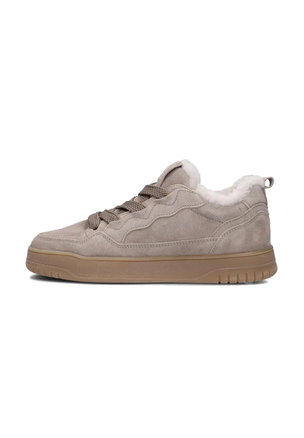 Trainers - elefant nat sho