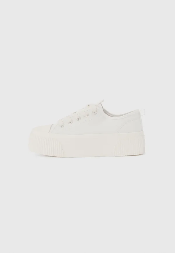 Trainers - full white