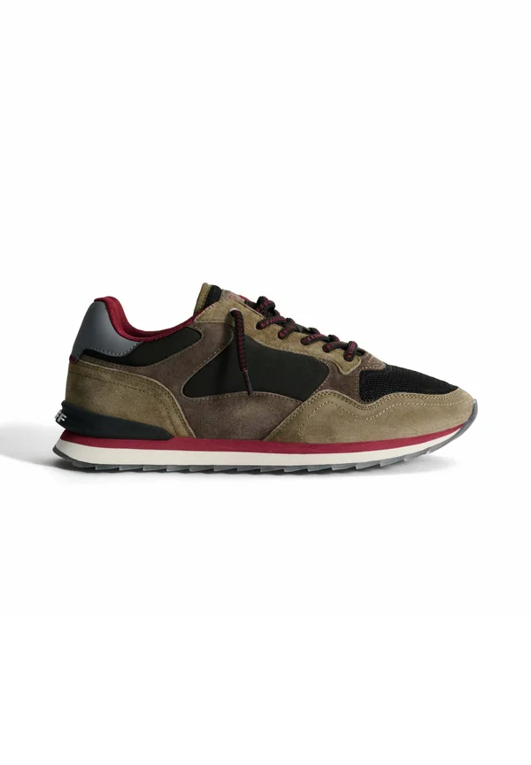 Trainers - green