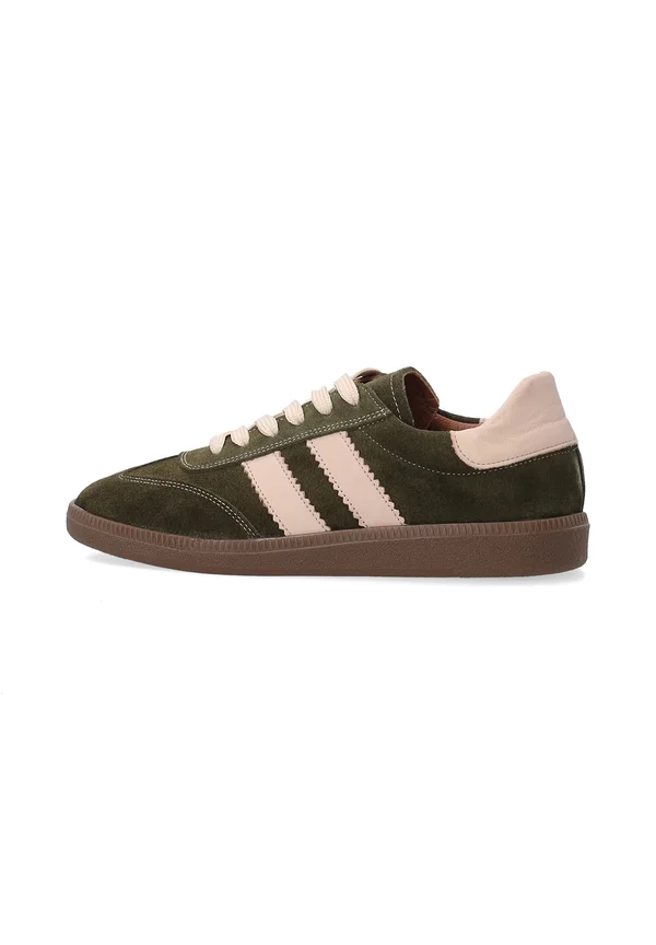 Trainers - green