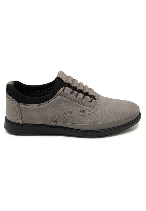 Trainers - grey