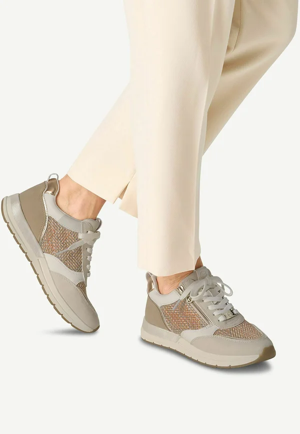 Trainers - ivory struct