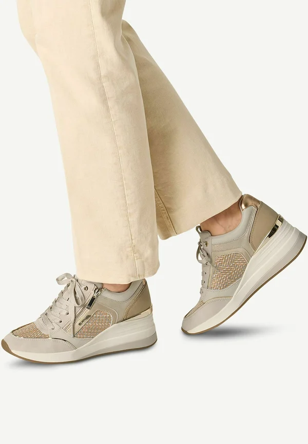 Trainers - ivory struct