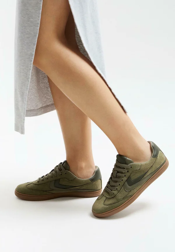 Trainers - khaki