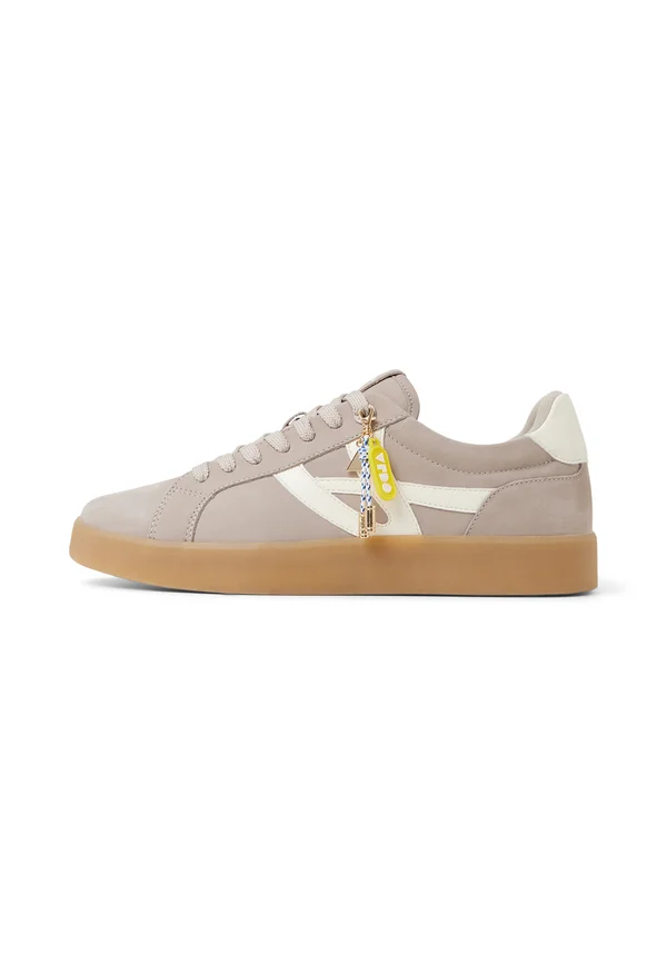 Trainers - light grey