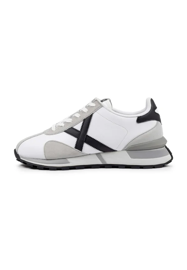 Trainers - light grey