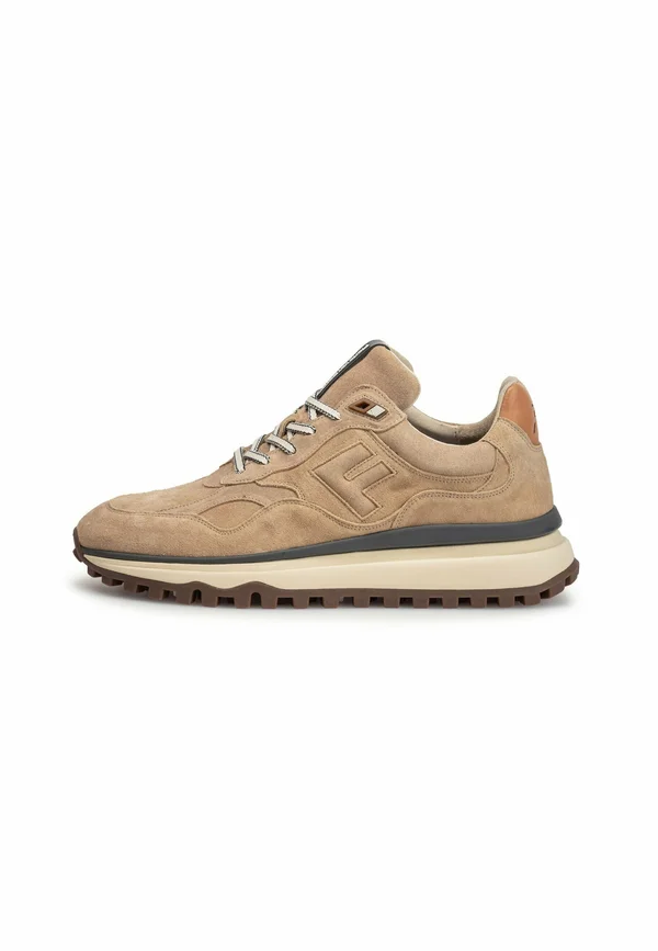 Trainers - lightbrown