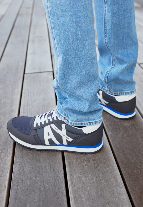 Trainers - navy/white
