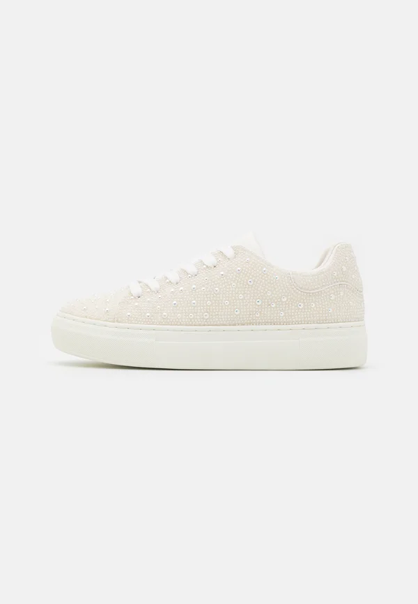 Trainers - off-white