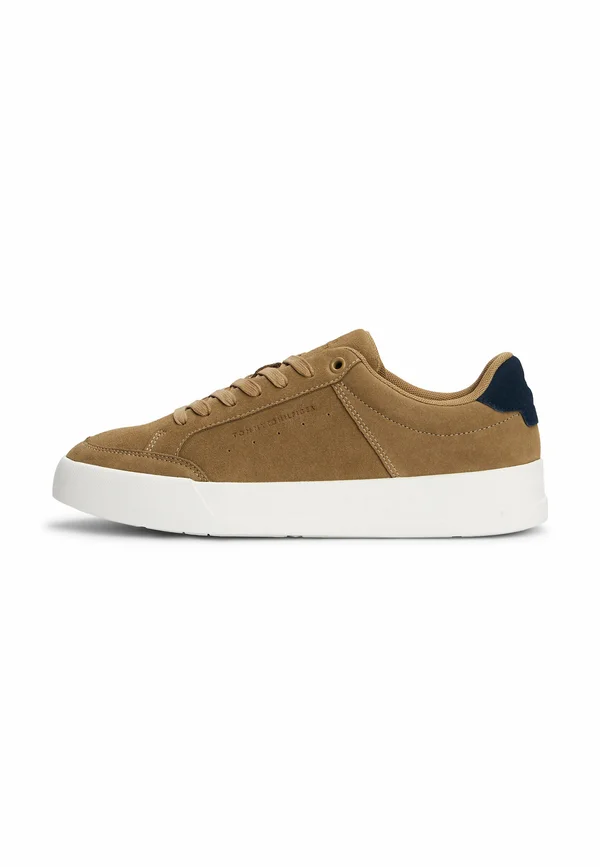 Trainers - rooted brown