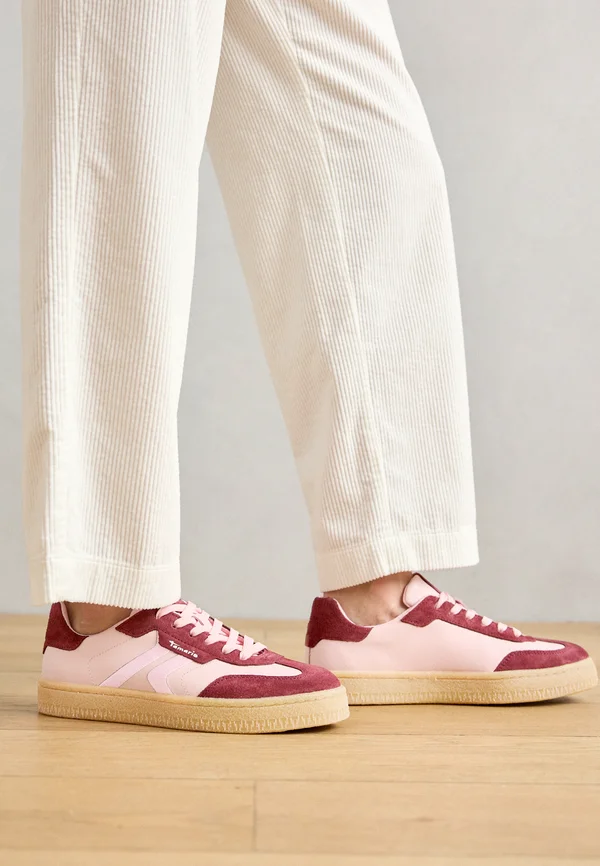 Trainers - rose comb