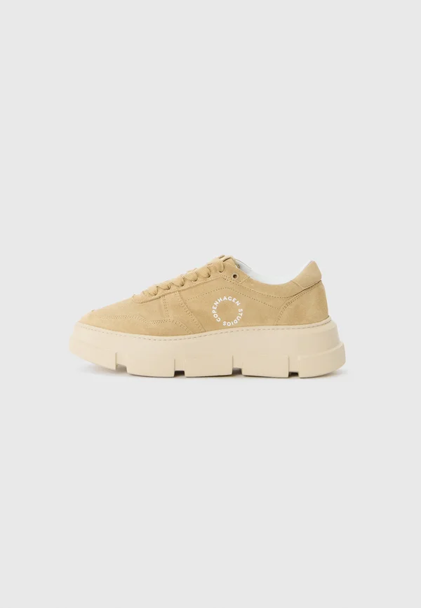 Trainers - sand