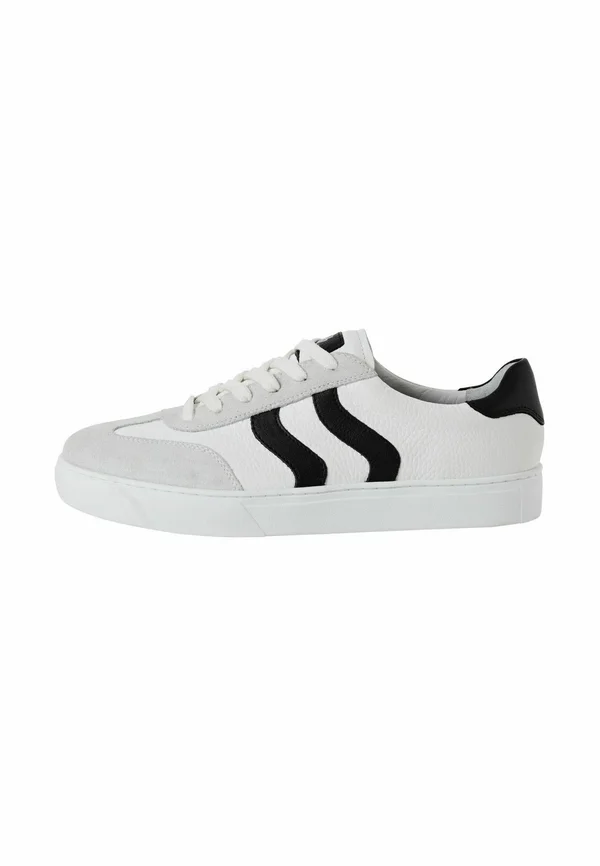 Trainers - white black