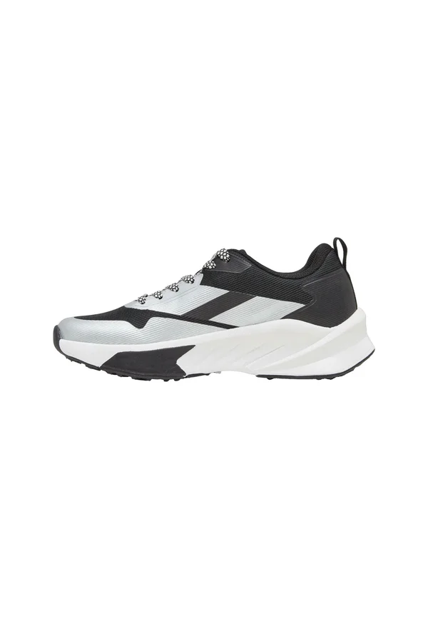 Trainers - white black